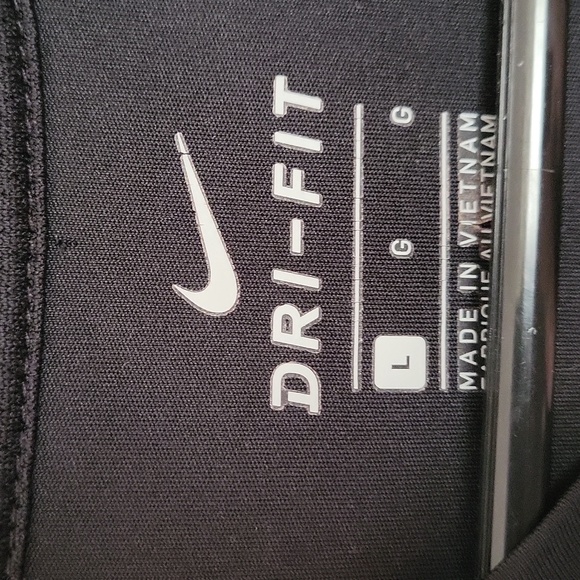 Nike dry fit girls shirt - Picture 3 of 4